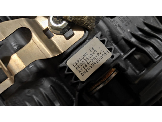 Подушка безопасности водителя 8200381849   Renault Megane II