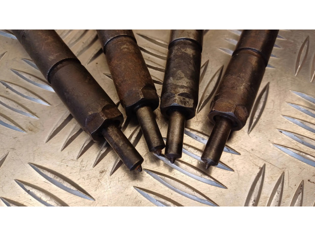 Vstřikovač 0445110297   Peugeot 3008 I  pro naftový motor 1.6  