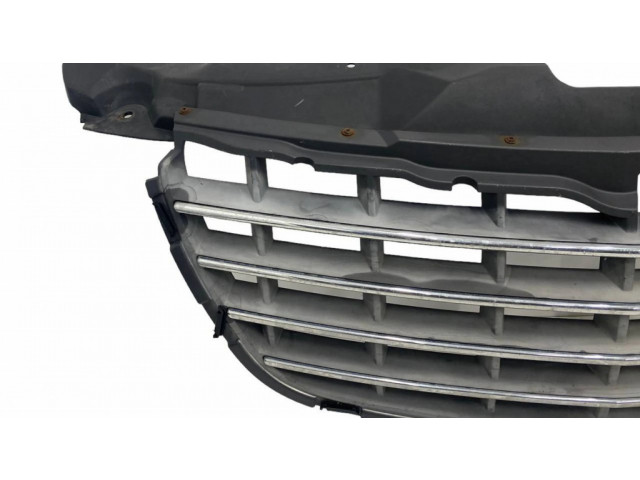 Передняя решётка Chrysler Pacifica  04857713AA, 04857631AA      