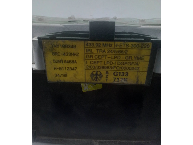Přístrojová deska  Land Rover Freelander 2002 YWY100340, 52010468A  