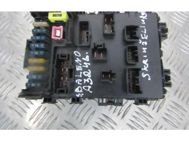Блок предохранителей  3859060G21, 38590-60G21   Suzuki Baleno EG    