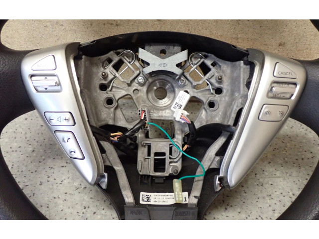 Volant Nissan Note (E12) 2014   