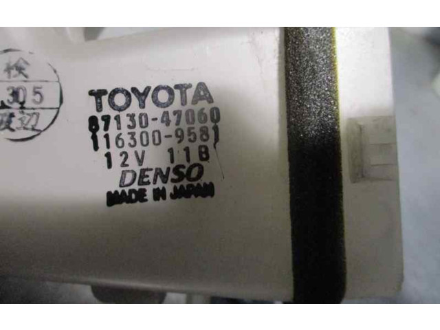 Вентилятор печки    8713047060, 1163009581DENSO   Toyota Prius (XW10)