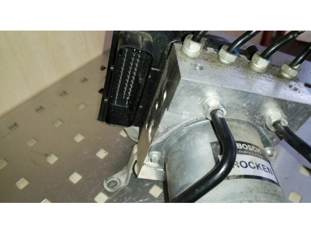 Jednotka ABS    BMW 3 E90 E91 2006