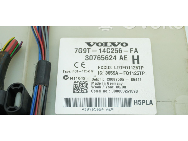   Pojistková skříňka 30765624, 30765624   Volvo XC70 2008