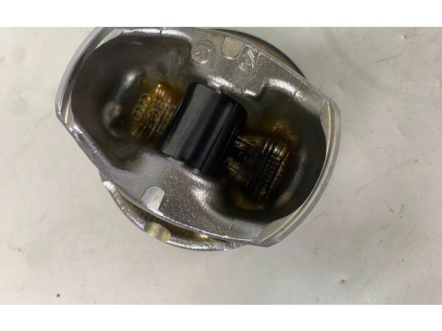 Píst 06KBG, 82.435   Audi A3 S3 8V    DNUE 