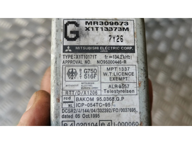 Блок управления MR309673, X1T13373M   Mitsubishi Colt