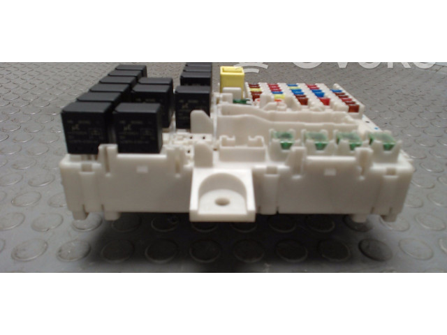 Блок предохранителей  8637A170, NICHTZUTREFFEND   Mitsubishi Colt    