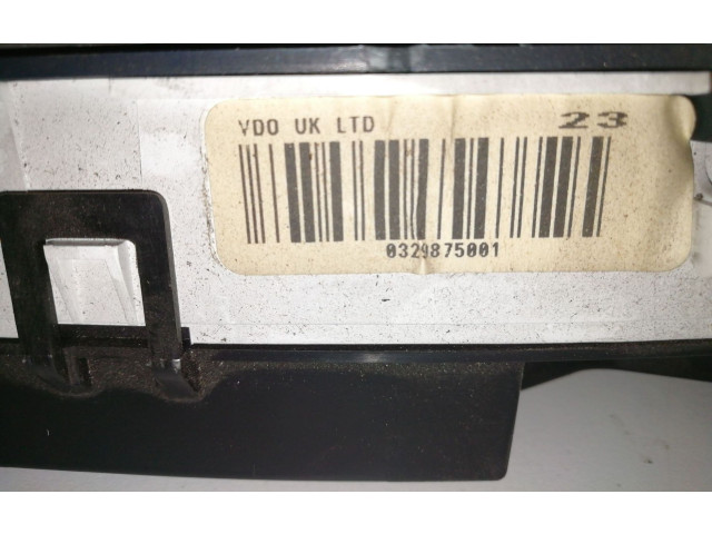 Přístrojová deska  Toyota Avensis T220 2000 VDO, 2.CONECTORES  