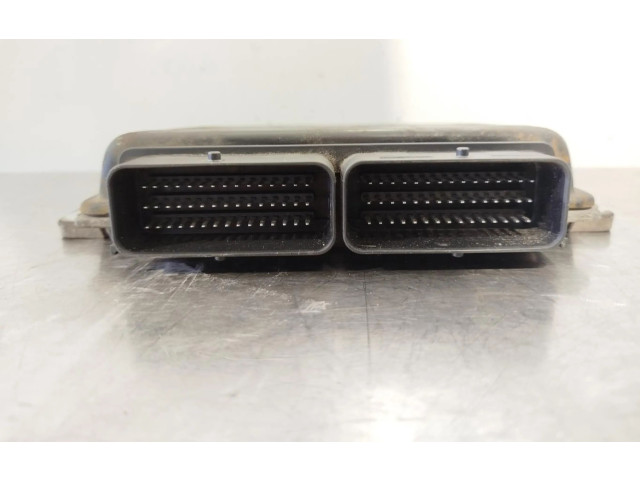 Блок управления двигателем ECU    8200020950   Renault Megane II