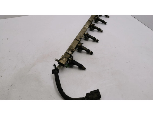 Vstřikovač 95702161021A   Saab 9-7X  pro benzínový motor 4.2  