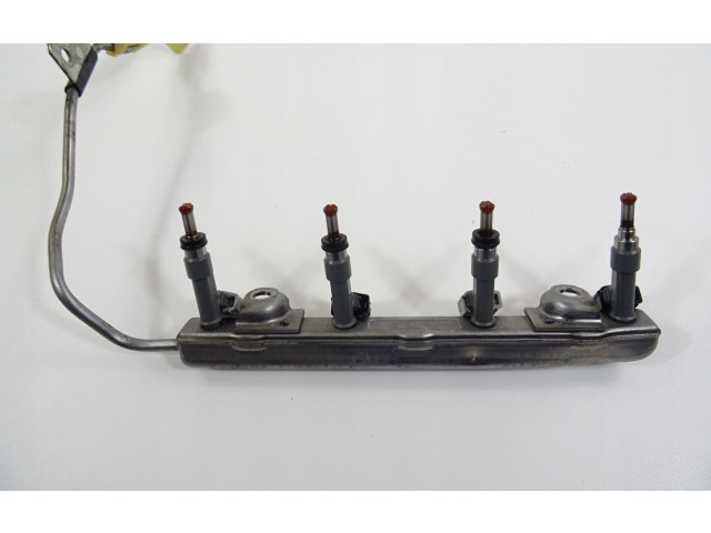 Vstřikovací lišta 23250ot110   Toyota Corolla E210 E21     