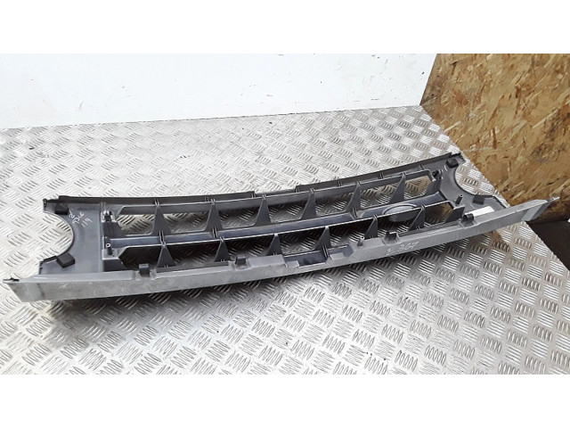 Передняя решётка Land Rover Discovery 3 - LR3 2005-2009 года dhb000274xxx      