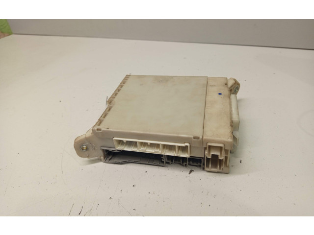 Блок предохранителей 8273030272, 703020016   Lexus GS 300 350 430 450H    