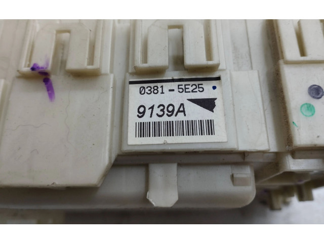 Блок предохранителей 9139A, 03815E25   Toyota Prius (XW20)    