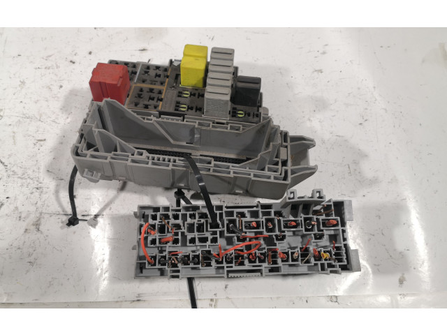 Блок предохранителей  93363140   Opel Meriva A    