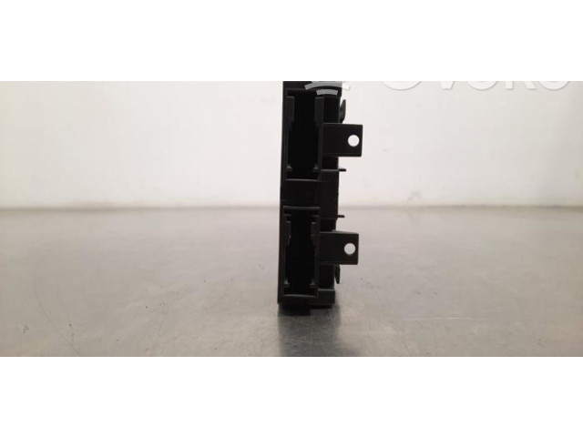 Блок управления кондиционером 6411160466   BMW 5 G30 G31 2022