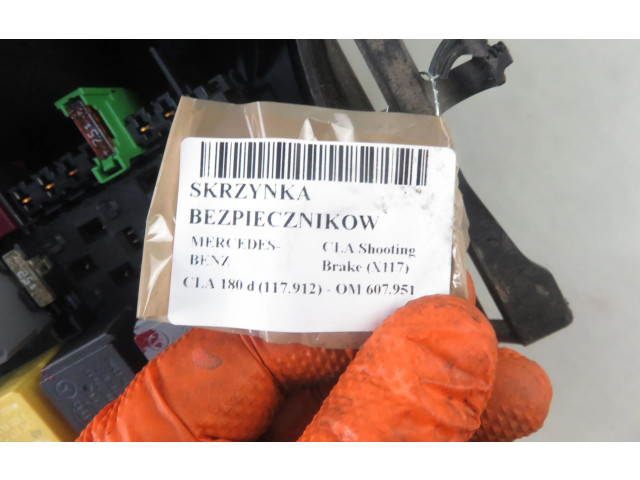   Pojistková skříňka 2465403803, 2465403803   Mercedes-Benz CLA C117 X117 W117 2016