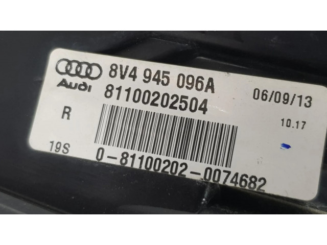 Задний фонарь  8V4945096A    Audi A3 S3 8V   2013-2019 года