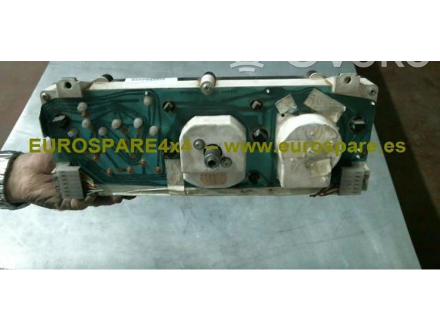 Přístrojová deska  Nissan Patrol 260 1989 195476-01, G9800  