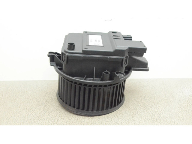 Вентилятор печки    4M1820021B   Audi A4 S4 B9 8W