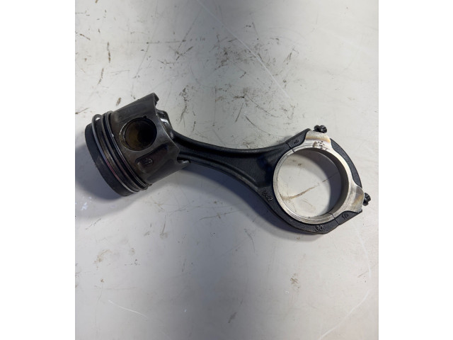 Píst 8340F   Mercedes-Benz ML W164    642.940 