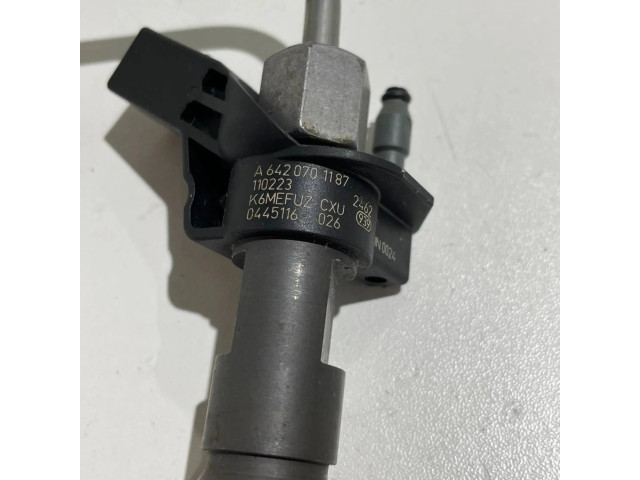 Vstřikovač A6420701187, 0445116028   Mercedes-Benz C W204  pro naftový motor 3.0  