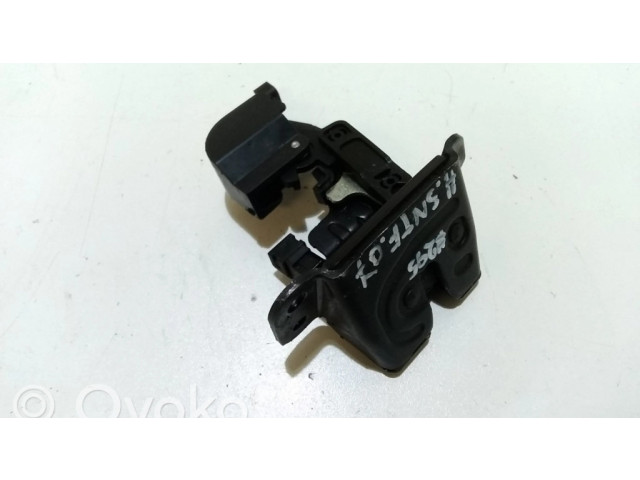 Замок багажника 812302B000    Hyundai Santa Fe 2006-2012 года
