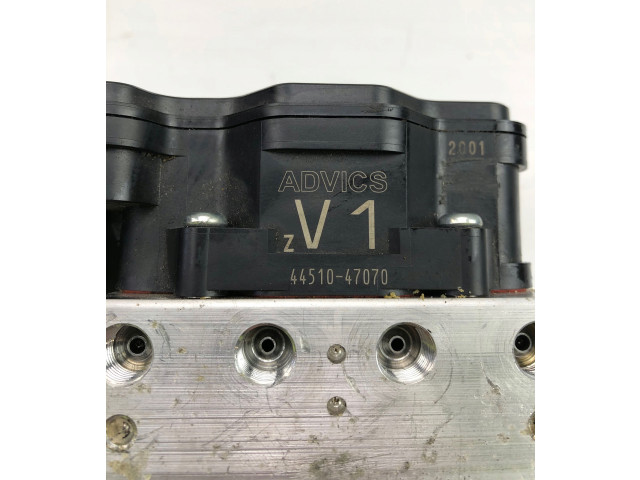 Блок АБС 4451047070   Toyota  Prius+ (ZVW40)  2011-2018 года