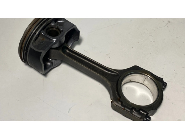 Píst CR3Z6108B, CR3Z6200B   Ford Mustang V  pro benzínový motor 5.0  