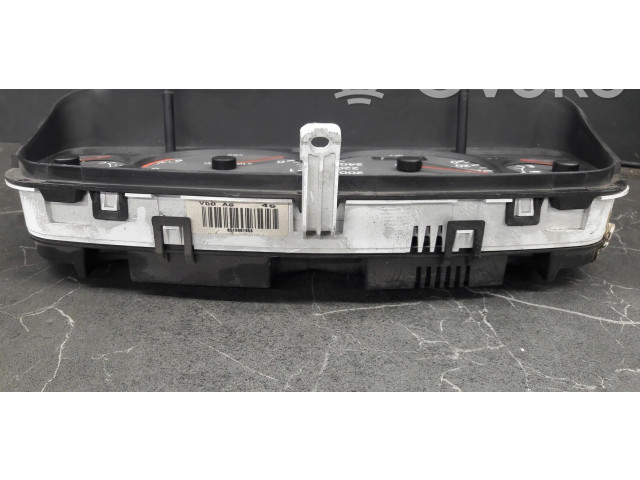 Панель приборов 88458017   Toyota Avensis T220       