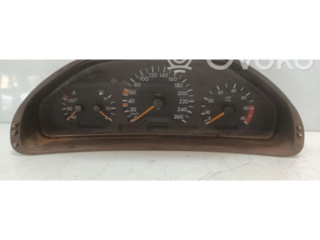 Панель приборов 2085402511   Mercedes-Benz CLK A209 C209       