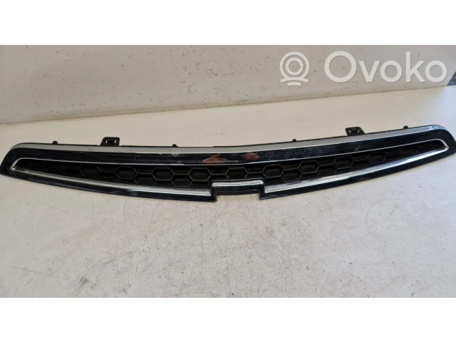 Верхняя решётка Chevrolet Spark  96686985      