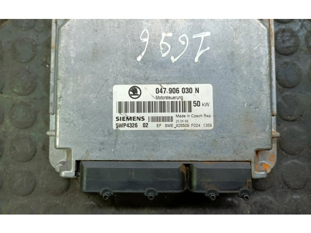 Блок управления двигателем Блок управления 047906030N   Skoda Felicia I