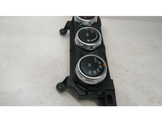 Блок управления климат-контролем 61190E, 9A31   Mazda CX-7