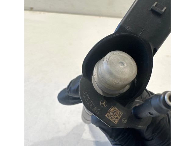 Vstřikovač A6420700487   Mercedes-Benz ML W164  pro naftový motor 3.0 Om642.940 Om642
