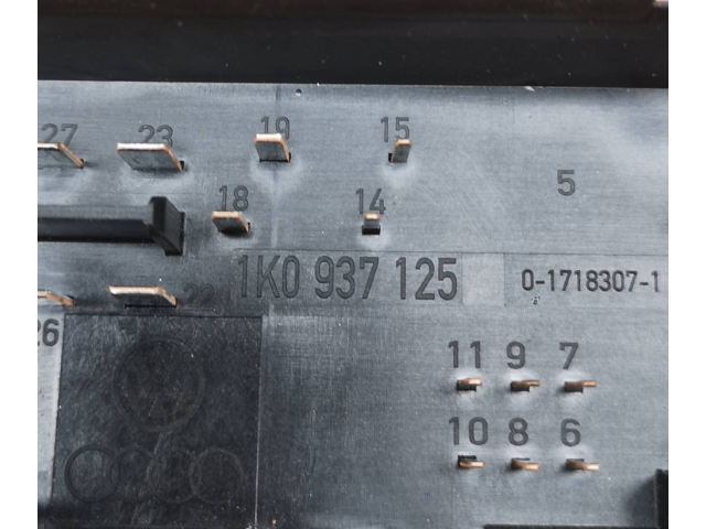   Pojistková skříňka 1K0937125, 017183071   Audi A3 S3 8P 2009