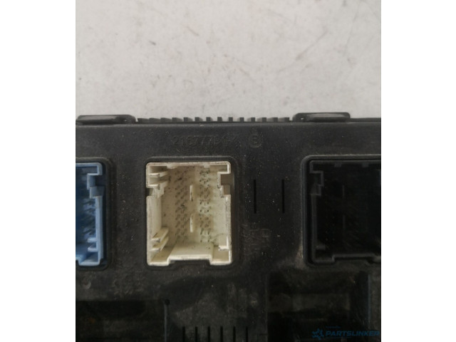  Pojistková skříňka 216777914   Peugeot 307 CC 2002
