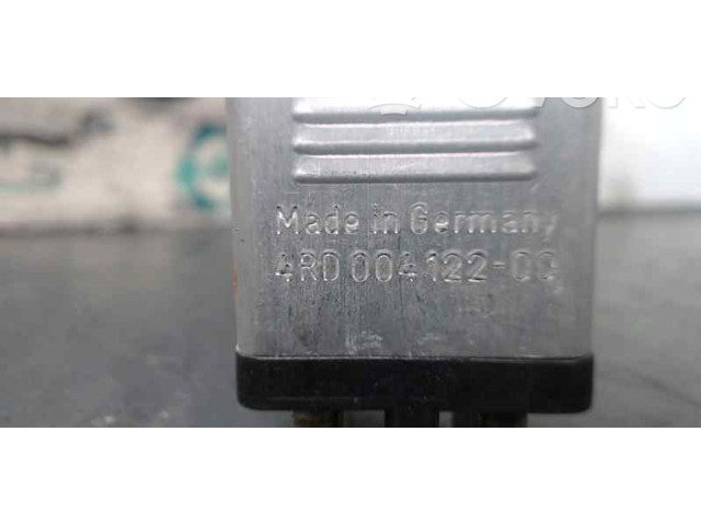   Pojistková skříňka 0015420219, 4RD00412200   Mercedes-Benz E W124 1988