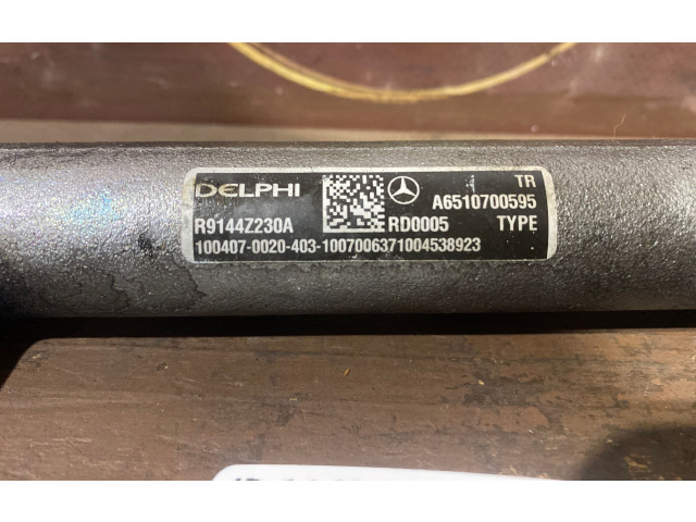 Vstřikovací lišta A6510700595   Mercedes-Benz C W204    Om651 
