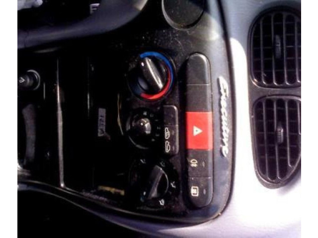 Zpětné zrcátko  Hyundai Lantra II 2000  8760629411  