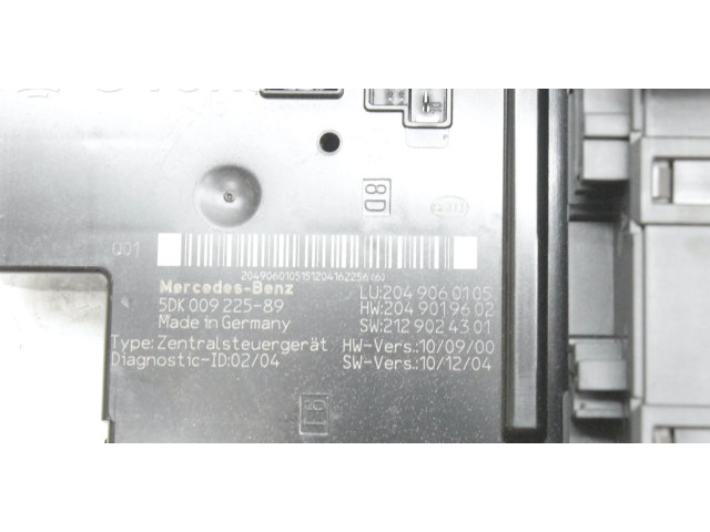 Блок предохранителей  A2049060105   Mercedes-Benz C W204    