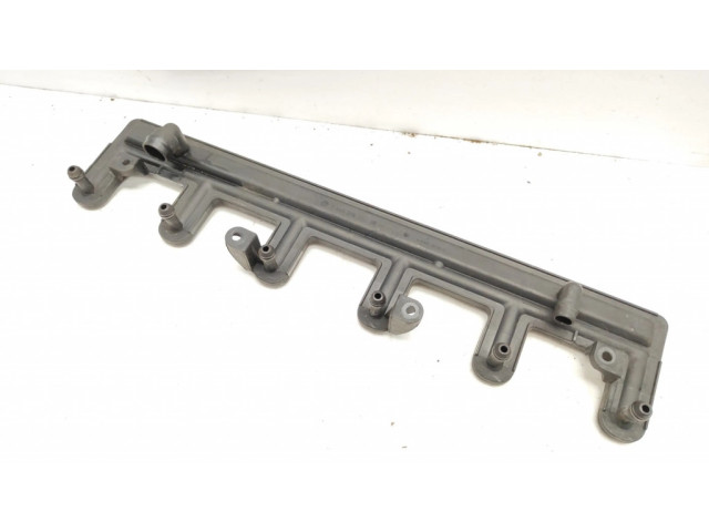 Vstřikovací lišta 1440318   BMW Z4 E85 E86  pro benzínový motor 3.0 306S3 M54B30 