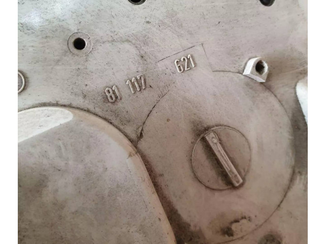 Přístrojová deska  Volkswagen PASSAT B3 1992 81117621  