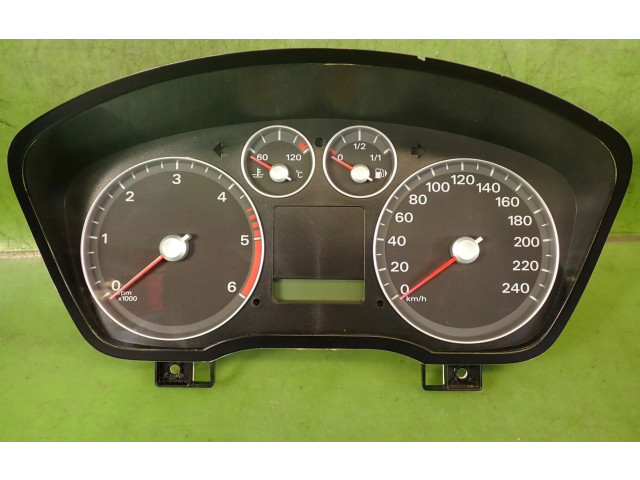 Přístrojová deska  Ford Focus 2006 4M5T-10849-GP  