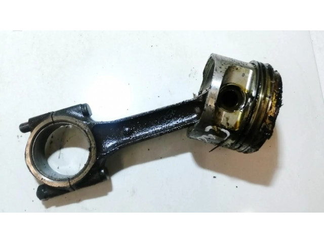 Píst    Alfa Romeo 155  pro benzínový motor 1.7  