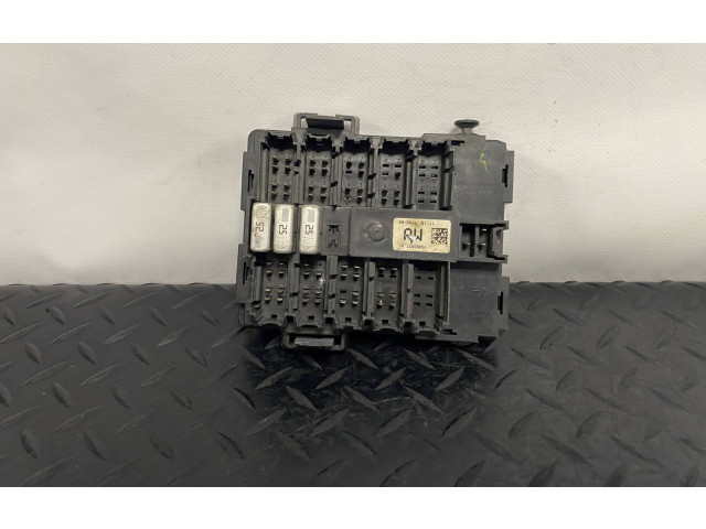   Pojistková skříňka 15093837, 178605   Chevrolet Suburban 2008