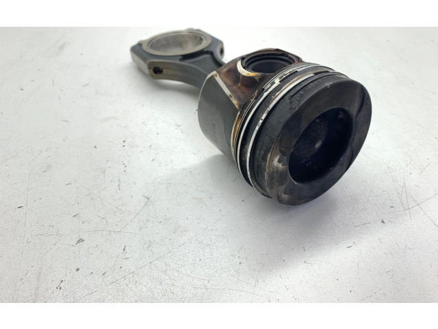 Píst A6510300117, 140240009625   Mercedes-Benz E W212    651.924 