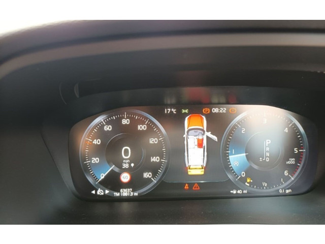 Přístrojová deska  Volvo V60 2019 32254290  