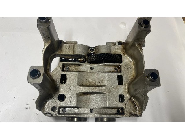 Масляный насос   FB5E6K360BE  Ford Mustang VI 2.3